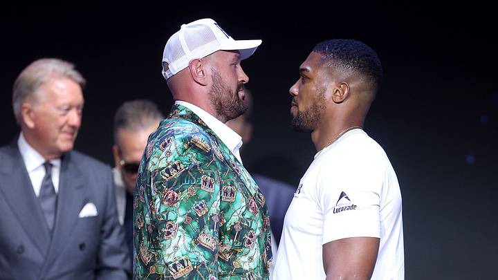  Tyson Fury and Anthony Joshua face off  