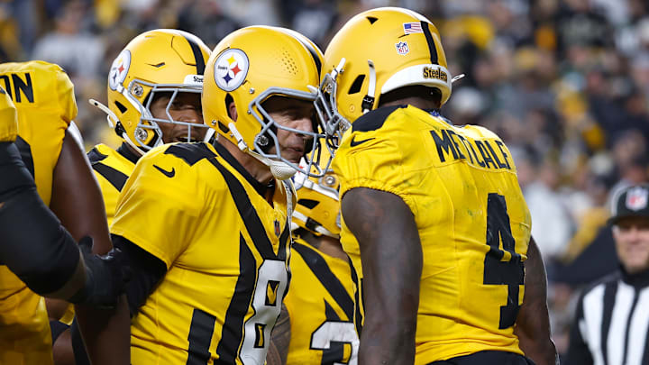 Pittsburgh Steelers QB Aaron Rodgers, wide receiver DK Metcalf Pittsburgh Steelers QB Aaron Rodgers, wide receiver DK Metcalf