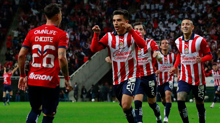 Salvo la duda de Gilberto Sepúlveda, Chivas cuenta con carro completo para la vuelta ante Pumas.