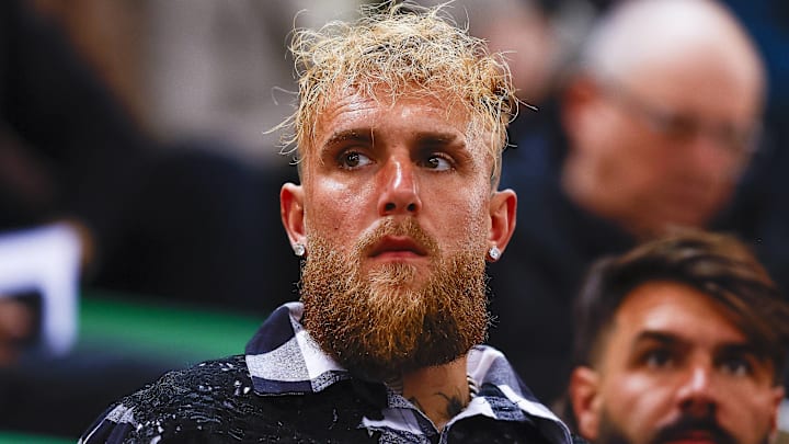 Jake Paul watching Jutta Leerdam watching the race WC Single Distances on March 15, 2025.