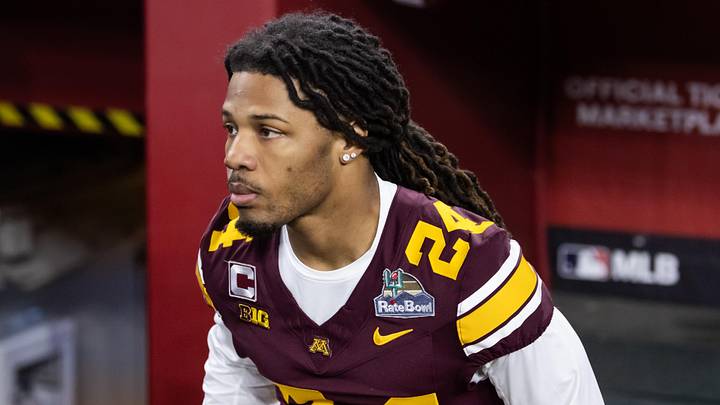 Dec 26, 2025; Phoenix, AZ, USA; Minnesota Golden Gophers defensive back Jai'Onte' McMillan (24) against the New Mexico Lobos during the Rate Bowl at Chase Field. Dec 26, 2025; Phoenix, AZ, USA; Minnesota Golden Gophers defensive back Jai'Onte' McMillan (24) against the New Mexico Lobos during the Rate Bowl at Chase Field.