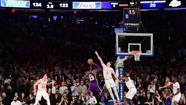 Los Angeles Lakers v New York Knicks