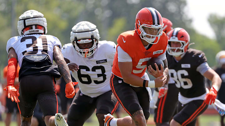 Cleveland Browns quarterback Dillon Gabriel (5) runs for yards during NFL training camp at CrossCountry Mortgage Campus, Friday, Aug. 1, 2025, in Berea, Ohio.