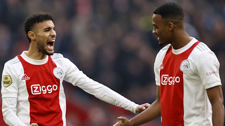 Der FC Bayern buhlt intensiv um das Ajax Duo Gravenberch & Mazraoui