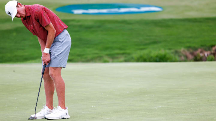 Alabama   s Nick Dunlan sinks a putt during the final round of the NCAA Norman Regional at Jimmie