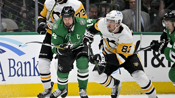 Mar 23, 2023; Dallas, Texas, USA; Dallas Stars left wing Jamie Benn (14) and Pittsburgh Penguins center Sidney Crosby (87) chase the puck during the second period at the American Airlines Center. Mandatory Credit: Jerome Miron-Imagn Images Mar 23, 2023; Dallas, Texas, USA; Dallas Stars left wing Jamie Benn (14) and Pittsburgh Penguins center Sidney Crosby (87) chase the puck during the second period at the American Airlines Center. Mandatory Credit: Jerome Miron-Imagn Images