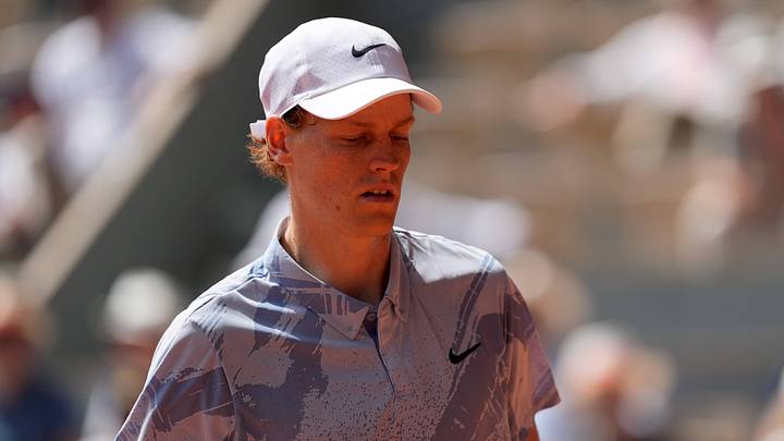 Jannik Sinner lost to Juan Manuel Cerundolo in the second round of Roland Garros. Jannik Sinner lost to Juan Manuel Cerundolo in the second round of Roland Garros.