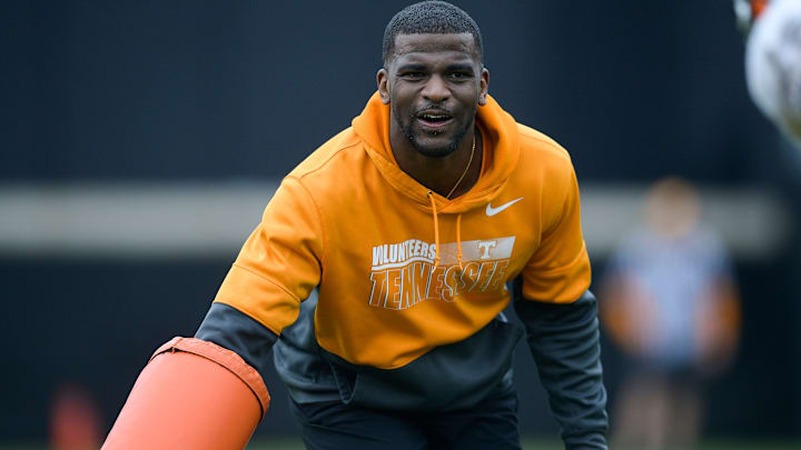 Tennessee wide receivers coach Kelsey Pope during Tennessee football spring practice at Haslam Field in Knoxville, Tenn. on Tuesday, April 5, 2022.

Kns Ut Spring Fball 10