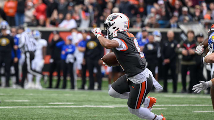 Nov 9, 2024; Corvallis, Oregon, USA; Oregon State Beavers defensive back Sailasa Vadrawale III (8) runs the ball after an interception during the third quarter against the San Jose State Spartans at Reser Stadium. Mandatory Credit: Craig Strobeck-Imagn Images Nov 9, 2024; Corvallis, Oregon, USA; Oregon State Beavers defensive back Sailasa Vadrawale III (8) runs the ball after an interception during the third quarter against the San Jose State Spartans at Reser Stadium. Mandatory Credit: Craig Strobeck-Imagn Images