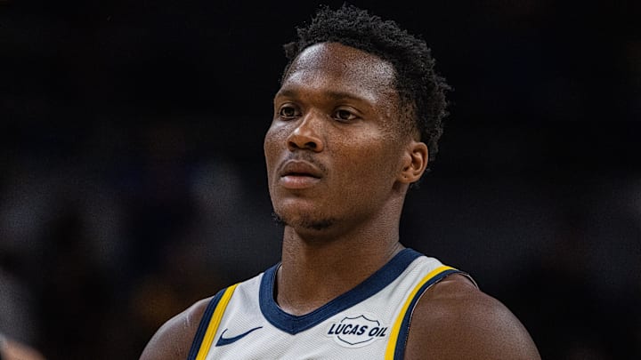 Indiana Pacers guard/forward Bennedict Mathurin (00) in the first half against the San Antonio Spurs at Gainbridge Fieldhouse.