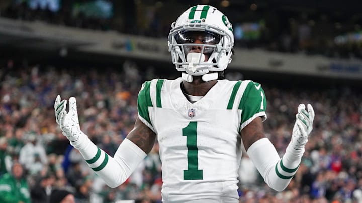 Oct 14, 2024; East Rutherford, New Jersey, USA; New York Jets cornerback Sauce Gardner (1) reacts to a call during the first half against the Buffalo Bills at MetLife Stadium. Oct 14, 2024; East Rutherford, New Jersey, USA; New York Jets cornerback Sauce Gardner (1) reacts to a call during the first half against the Buffalo Bills at MetLife Stadium.
