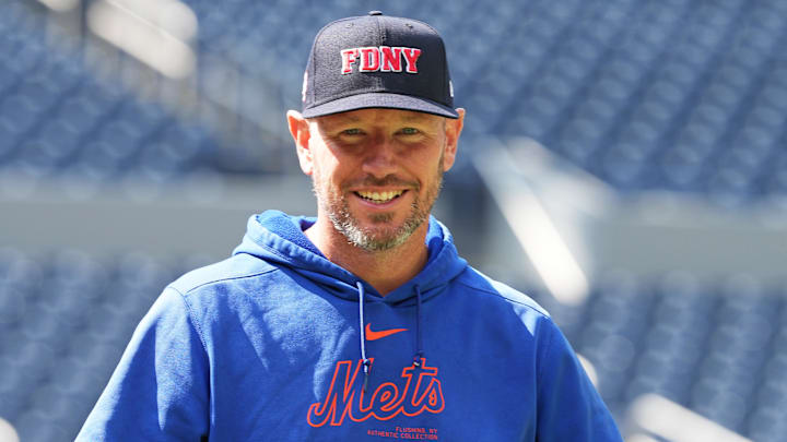 Since he switched teams, the Braves' pitching coach is having fun with it