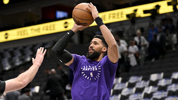 Apr 11, 2025; Dallas, Texas, USA; Toronto Raptors forward Garrett Temple (17) warms up before the game against the Dallas Mavericks at the American Airlines Center. Mandatory Credit: Jerome Miron-Imagn Images Apr 11, 2025; Dallas, Texas, USA; Toronto Raptors forward Garrett Temple (17) warms up before the game against the Dallas Mavericks at the American Airlines Center. Mandatory Credit: Jerome Miron-Imagn Images
