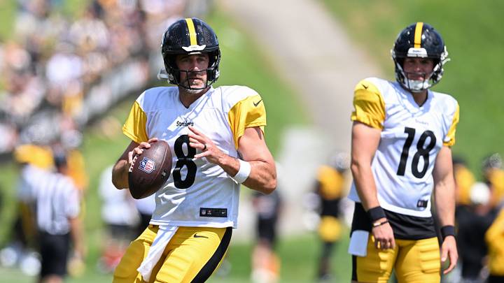 Aug 03, 2026; Latrobe, PA, USA; Pittsburgh Steelers quarterbacks Aaron Rodgers (8) looks to throw a pass as Will Howard (18) watches during a practice session at Training camp at Saint Vincent College. Mandatory Credit: Barry Reeger-Imagn Images Aug 03, 2026; Latrobe, PA, USA; Pittsburgh Steelers quarterbacks Aaron Rodgers (8) looks to throw a pass as Will Howard (18) watches during a practice session at Training camp at Saint Vincent College. Mandatory Credit: Barry Reeger-Imagn Images