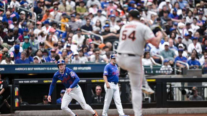 Sep 6, 2026; New York City, New York, USA;  New York Mets right fielder Carson Benge (3) takes a lead from third base as San Francisco Giants relief pitcher Joel Kuhnel (54) pitches during the seventh inning at Citi Field.  Mandatory Credit: John Jones-Imagn Images
