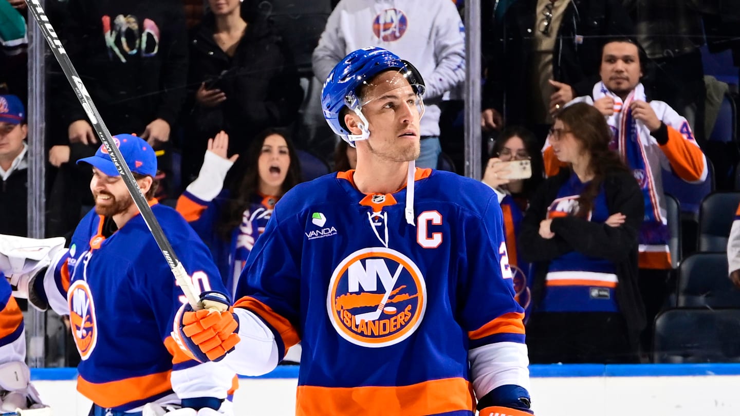 Anders Lee carves out space among NY Islanders legends with milestone hitting night