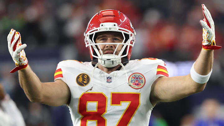 Nov 27, 2025; Arlington, Texas, USA; Kansas City Chiefs tight end Travis Kelce (87) warms up prior to the game against the Dallas Cowboys at AT&T Stadium. Mandatory Credit: Kevin Jairaj-Imagn Images Nov 27, 2025; Arlington, Texas, USA; Kansas City Chiefs tight end Travis Kelce (87) warms up prior to the game against the Dallas Cowboys at AT&T Stadium. Mandatory Credit: Kevin Jairaj-Imagn Images