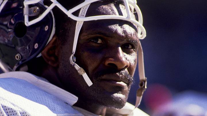 Oct 23, 1988; Atlanta, GA, USA; FILE PHOTO; New York Giants linebacker Harry Carson (53) on the sideline against the Atlanta Falcons at Fulton County Stadium. Oct 23, 1988; Atlanta, GA, USA; FILE PHOTO; New York Giants linebacker Harry Carson (53) on the sideline against the Atlanta Falcons at Fulton County Stadium.