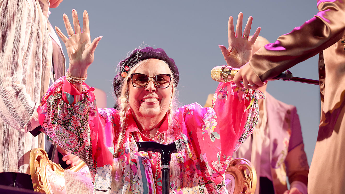 Retrospective review: Joni Mitchell #39 s #39 Court and Spark #39