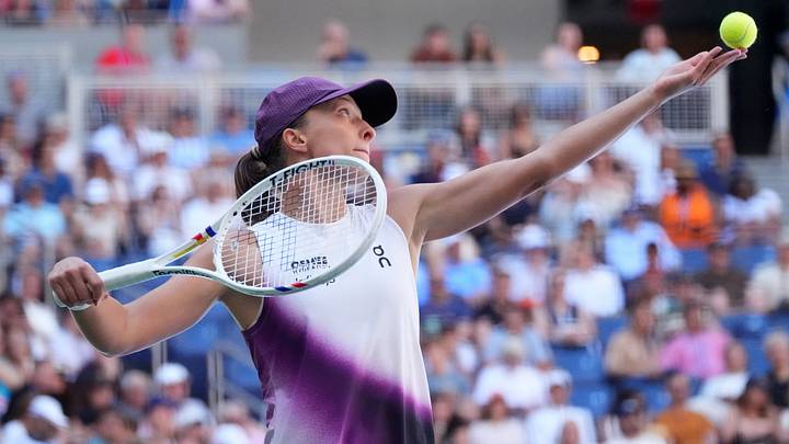 Tennis - U.S. Open - Flushing Meadows, New York, United States - September 7, 2026 Poland's Iga Swiatek in action during her round of 16 match against China's Qinwen Zheng IMAGN IMAGES via Reuters/Robert Deutsch Tennis - U.S. Open - Flushing Meadows, New York, United States - September 7, 2026 Poland's Iga Swiatek in action during her round of 16 match against China's Qinwen Zheng IMAGN IMAGES via Reuters/Robert Deutsch