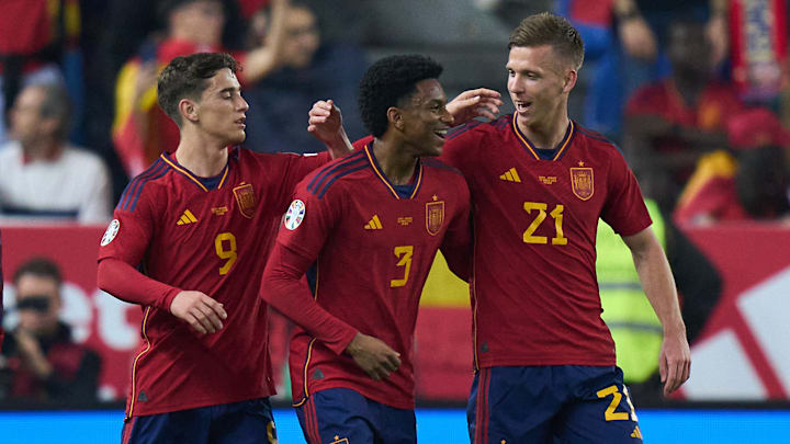 Dani Olmo, Gavi y Alejandro Balde