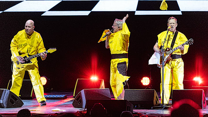 Devo: Cosmic De-evolution Tour Devo: Cosmic De-evolution Tour