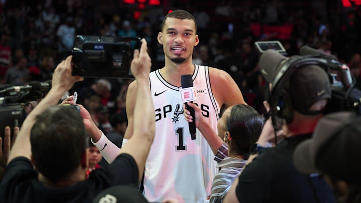 Victor Wembanyama repartió 7 tapones en el Juego 4