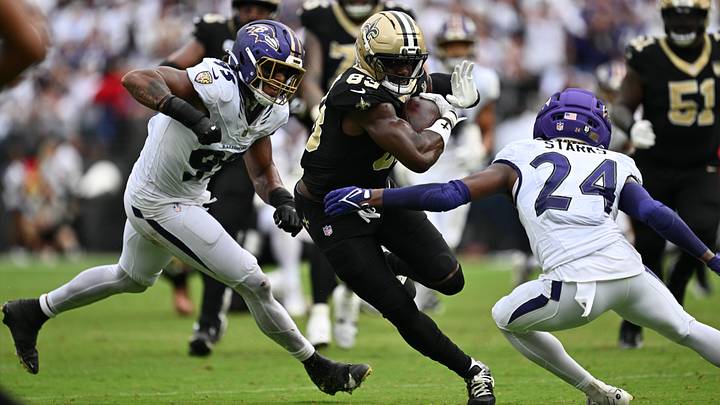 Sep 20, 2026; Baltimore, Maryland, USA; New Orleans Saints tight end Juwan Johnson (83) runs with the ball in the second half against the Baltimore Ravens at M&T Bank Stadium. Mandatory Credit: Jamie Sabau-Imagn Images Sep 20, 2026; Baltimore, Maryland, USA; New Orleans Saints tight end Juwan Johnson (83) runs with the ball in the second half against the Baltimore Ravens at M&T Bank Stadium. Mandatory Credit: Jamie Sabau-Imagn Images