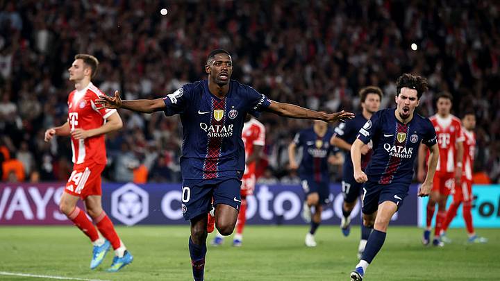 Dembelé celebra uno de los goles que anotó en la victoria del PSG sobre el Bayern Múnich.