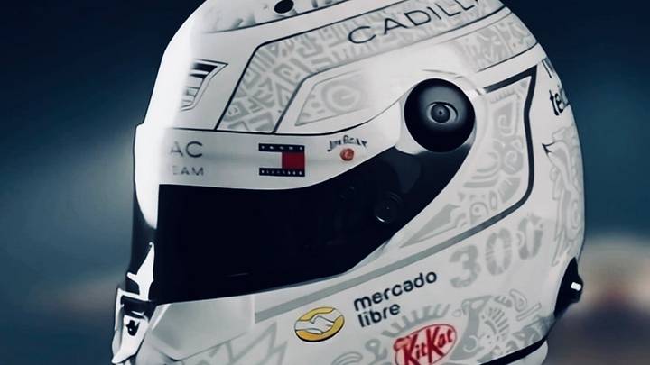 El casco que utilizará Sergio 'Checo' Pérez en el GP de México, con el detalle de los 300 ªGrandes Premios en su carerra. El casco que utilizará Sergio 'Checo' Pérez en el GP de México, con el detalle de los 300 ªGrandes Premios en su carerra.