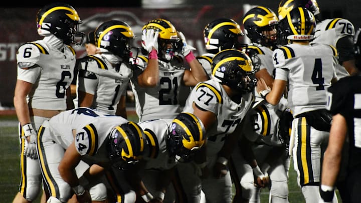 Top-ranked 3A Bellevue roared back from a two-touchdown deficit to trip up Eastlake, 42-34, in Sammamish.