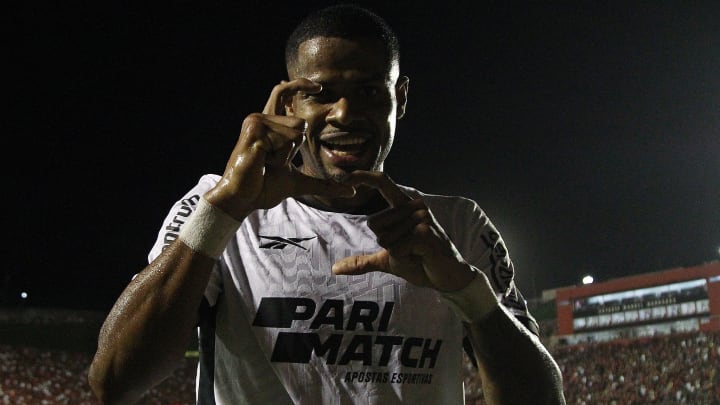 Junior Santos é o artilheiro do Botafogo em 2024