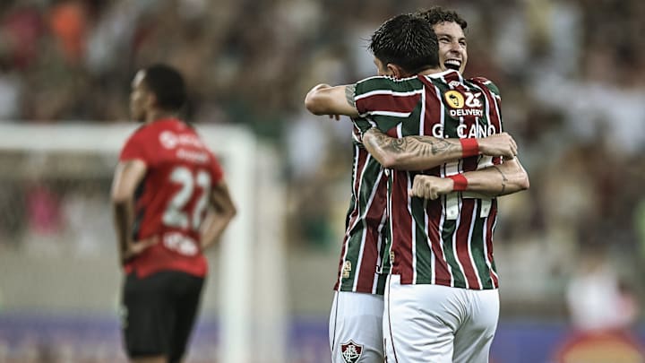 Germán Cano decretou a terceira derrota seguida do Athletico-PR