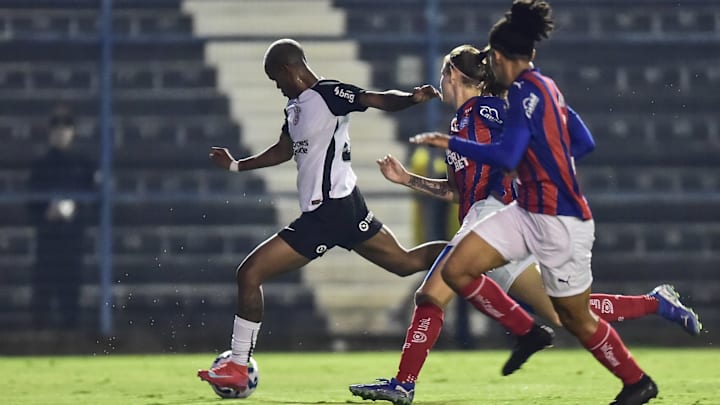 Jhonson foi um dos destaques do último jogo entre as equipes