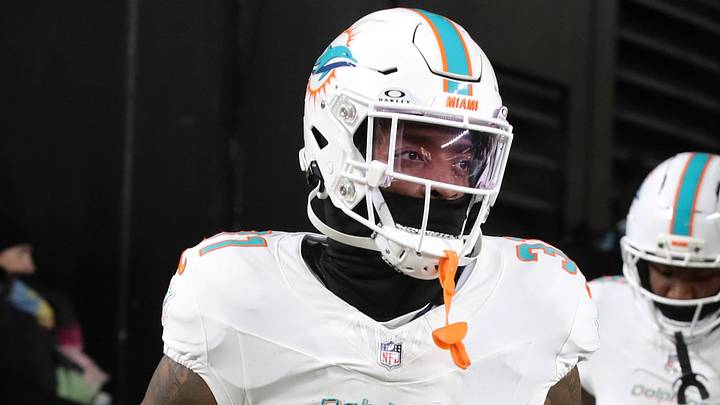Miami Dolphins running back Ollie Gordon II (31) takes the field against the Pittsburgh Steelers at Acrisure Stadium last December. Miami Dolphins running back Ollie Gordon II (31) takes the field against the Pittsburgh Steelers at Acrisure Stadium last December.