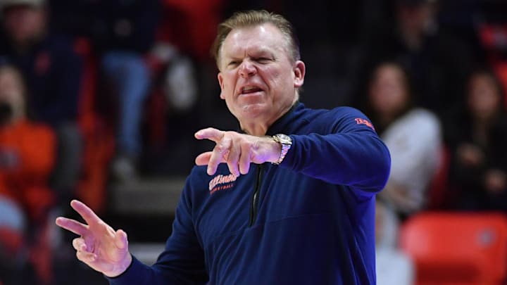 Illinois Fighting Illini head coach Brad Underwood against the Oregon Ducks at State Farm Center. 