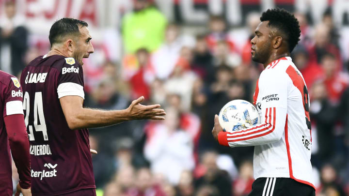 River Plate v Lanus - Liga Profesional 2024