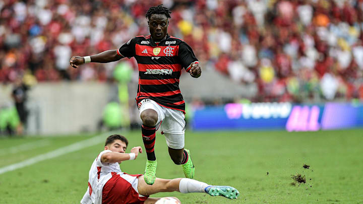 Shola em ação na final do Mundial de Clubes Sub-20