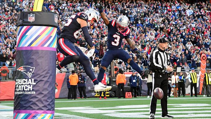 Oct 18, 2026; Foxborough, Massachusetts, USA; New England Patriots tight end Hunter Henry (85) reacts with wide receiver DeMario Douglas (3) after catching a pass for a touchdown during the second half against the New York Jets at Gillette Stadium. Mandatory Credit: Bob DeChiara-Imagn Images Oct 18, 2026; Foxborough, Massachusetts, USA; New England Patriots tight end Hunter Henry (85) reacts with wide receiver DeMario Douglas (3) after catching a pass for a touchdown during the second half against the New York Jets at Gillette Stadium. Mandatory Credit: Bob DeChiara-Imagn Images