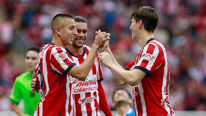 Las bajas que tendría Chivas para el Clásico Nacional Las bajas que tendría Chivas para el Clásico Nacional