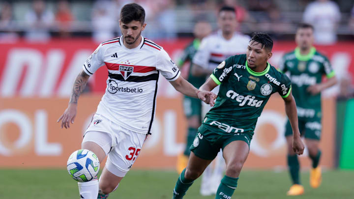 Rony é titular absoluto no time de Abel Ferreira