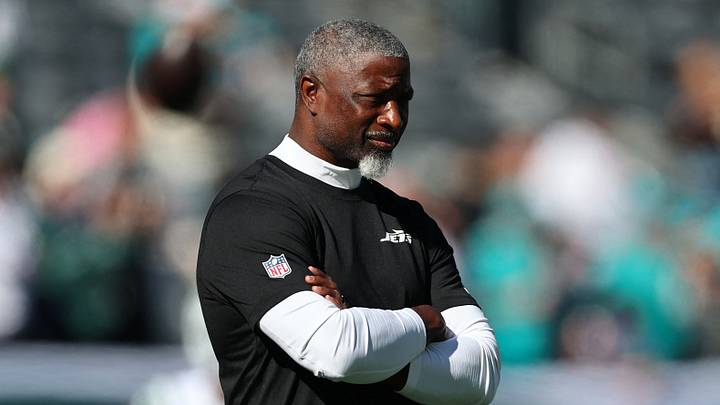 Oct 25, 2026; East Rutherford, New Jersey, USA; New York Jets head coach Aaron Glenn looks on during warmups before a game against the Miami Dolphins at MetLife Stadium. Mandatory Credit: Vincent Carchietta-Imagn Images Oct 25, 2026; East Rutherford, New Jersey, USA; New York Jets head coach Aaron Glenn looks on during warmups before a game against the Miami Dolphins at MetLife Stadium. Mandatory Credit: Vincent Carchietta-Imagn Images