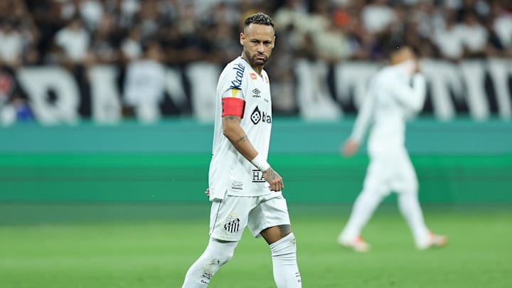 Neymar ainda não desencantou em seu retorno ao Peixe