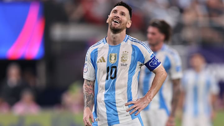 Lionel Messi está fora da lista de convocados