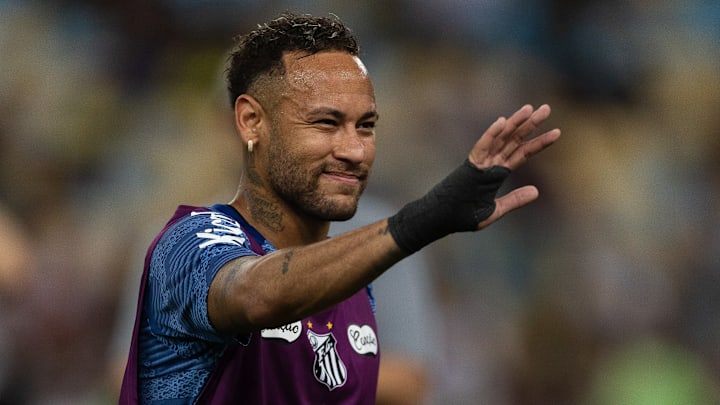 Neymar continua fora se recuperando de lesão muscular