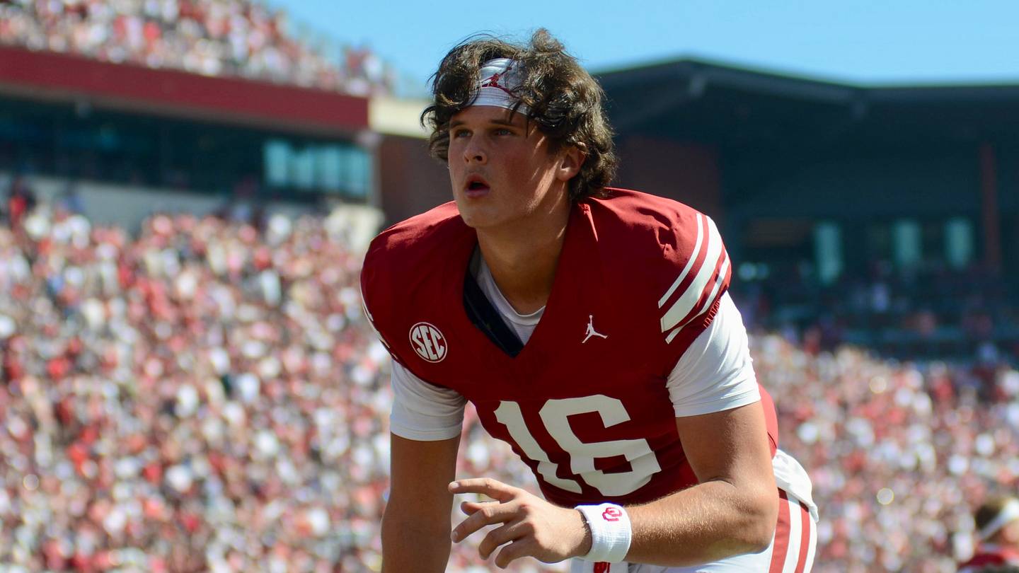 What's at Stake as Whitt Newbauer, Bowe Bentley Battle for Oklahoma's Backup QB Job?