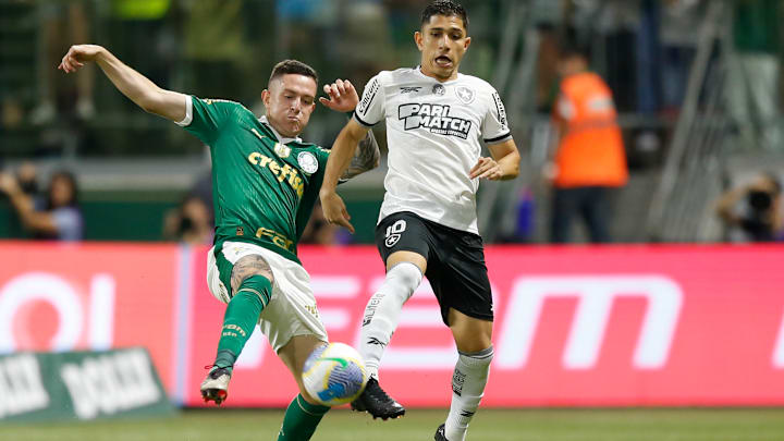 Botafogo recuperou a liderança do Brasileirão após vencer Palmeiras no Allianz Parque