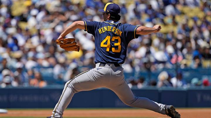 Aug 16, 2026; Los Angeles, California, USA; Milwaukee Brewers pitcher Logan Henderson (43) throws a pitch against the Los Angeles Dodgers in the first inning at Dodger Stadium. Mandatory Credit: Jon Endow-Imagn Images Aug 16, 2026; Los Angeles, California, USA; Milwaukee Brewers pitcher Logan Henderson (43) throws a pitch against the Los Angeles Dodgers in the first inning at Dodger Stadium. Mandatory Credit: Jon Endow-Imagn Images