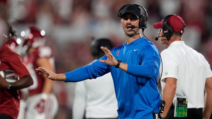 Oklahoma defensive coordinator Zac Alley