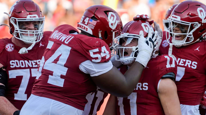 Oklahoma Sooners offensive lineman Febechi Nwaiwu